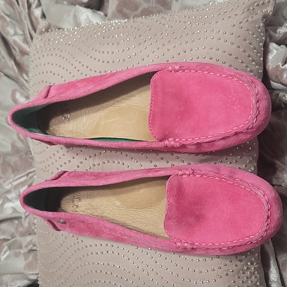 Pink suede UGG Moccasins size 6 - Picture 2 of 3
